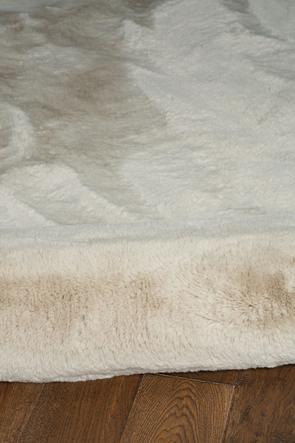 Tapis Maven Faux Lapin gris pâle de 8 pi x 10 pi