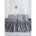 thumbnail image 2 of Couverture en Molleton Flanelle - Gris, 2 of 8