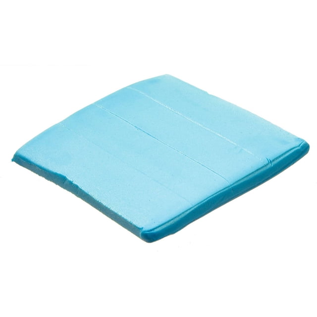 Hardware Essentials Pâte à Poser pour Affiches de Montage Est un Bloc Adhésif Rectangulaire Bleu avec une surface Légèrement Texturée, Conçu pour Monter des Affiches, des Dessins et des photos sur des surfaces Propres et Sèches comme le Bois, le Carreau, la Brique, le Métal et le Verre. Il Convient Aussi pour Fixer Temporairement des Articles Légers Sans les Abîmer.