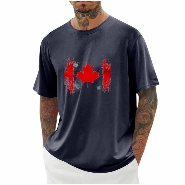 Styesk T-Shirts pour Homme à Imprimé Col Rond Mode Décontractée Manches Courtes Blouses Chemises à Col Rond de Couleur Bleu Marine Foncé avec un Imprimé Audacieux de Feuille d'Érable Canadienne Rouge sur la Poitrine. la Chemise Présente une Coupe Décontractée, des Manches Courtes et une Encolure Ronde, Conçue pour un Usage Décontracté et Quotidien. Convient à Agencer avec des shorts Ou des jeans pour un Style Estival Polyvalent.