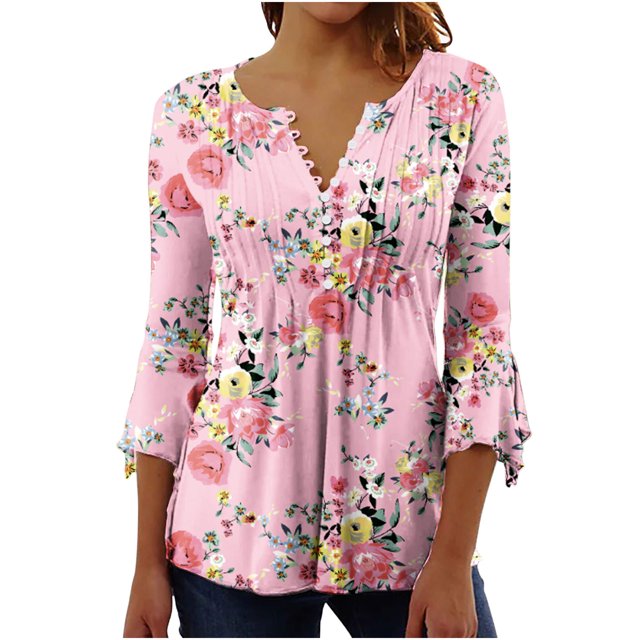 Hauts à Manches 3/4 pour Femmes avec un Motif floral Rose, une Encolure en V et des Détails de Boutons. Fait de 95 % polyester et 5 % Élasthanne, Ce Chemisier Offre une Coupe Confortable avec des Manches 3/4 et un Matériau Léger et Respirant Convenant au Printemps et à l'Été. Parfait pour une Tenue Décontractée, le Travail, les Fêtes Ou comme Haut Estival Stylé pour Femme.