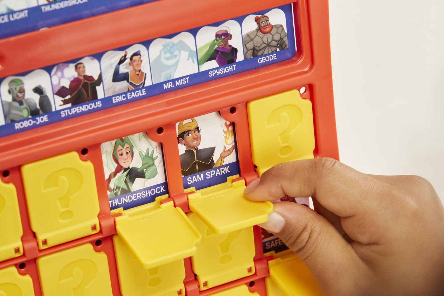 Guess Who? Jeu de devinettes classique, jeu de plateau pour enfants, dès 6 ans, 2 joueurs