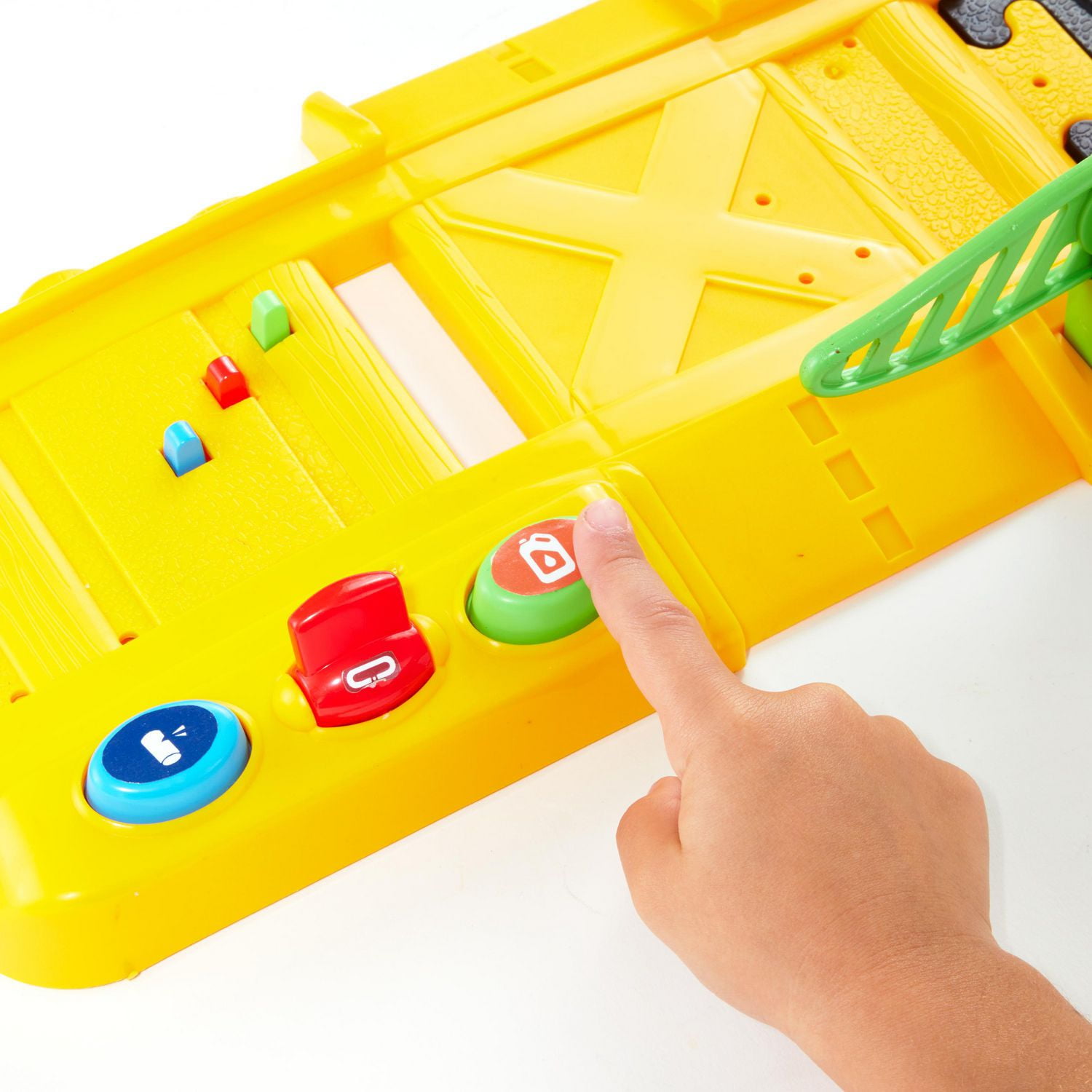 Cat® Junior Crew Power Tracks Friends Train Set
