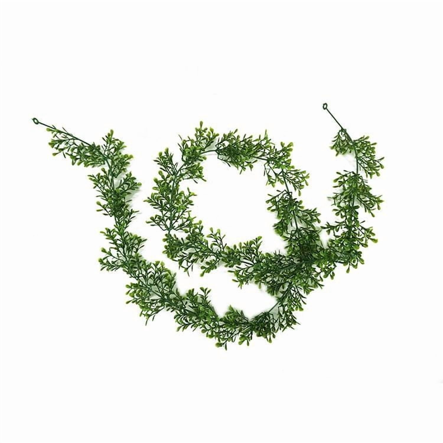 Lerman Decor's Artificial boxwood garland