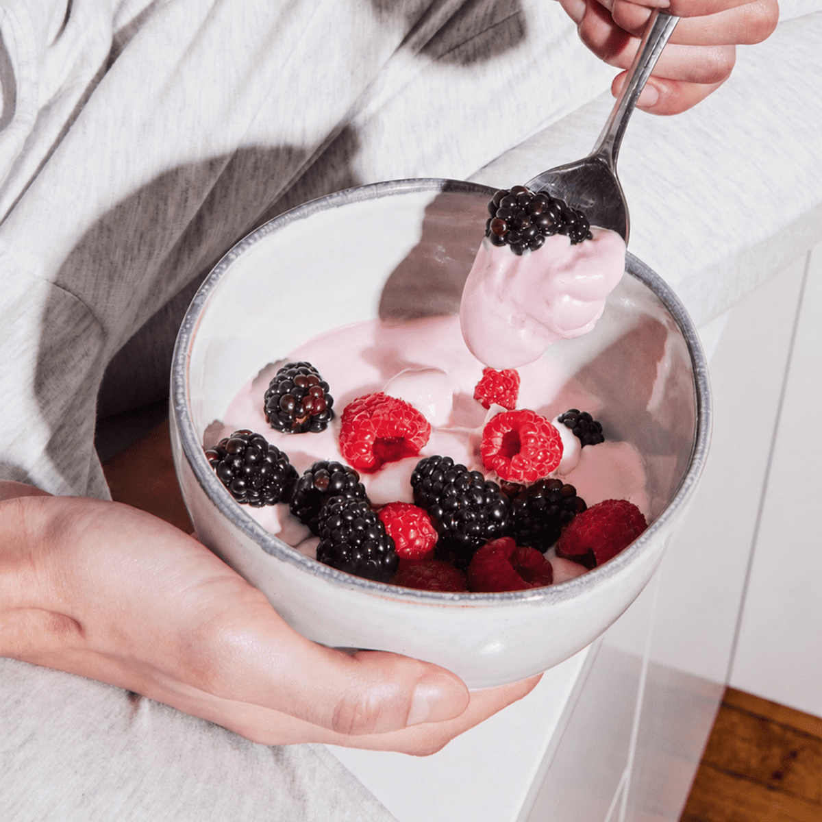 Yogourt traditionnel onctueux Yoplait Source 0 %, vanille, sans sucre ajouté, 630g