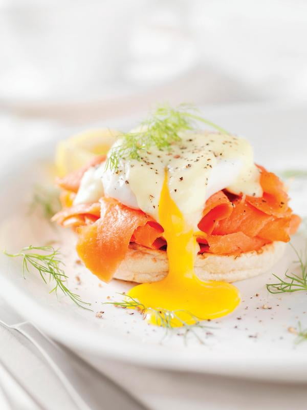 DOM Specialty Frozen Smoked Steelhead Salmon, 200 g - Pre-sliced.
