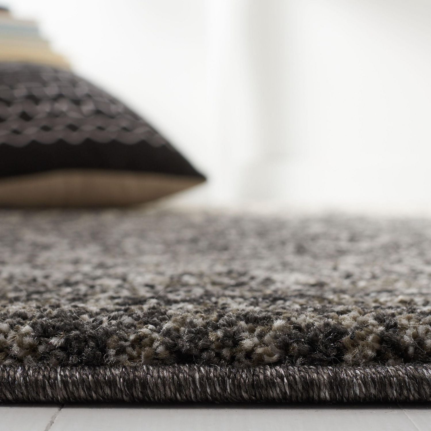SAFAVIEH Retro Elsie Abstract Area Rug