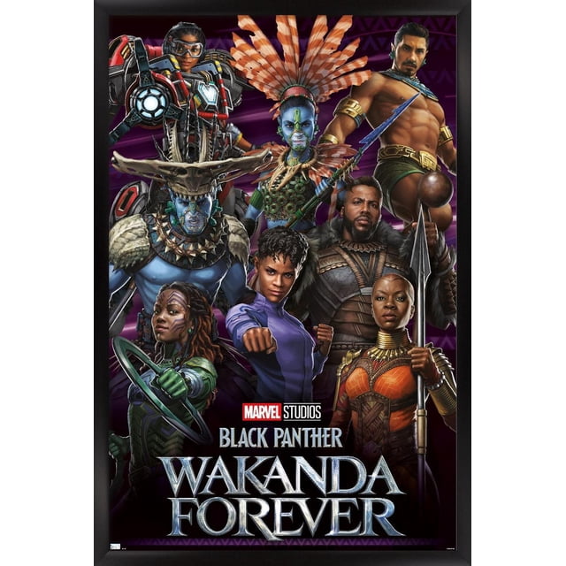 Marvel Black Panther : Wakanda Forever - Affiche Murale de Groupe Mettant en Vedette Huit Personnages en Armure Détaillée, Tenue Tribale et Armes Disposés devant sur un Fond Géométrique Violet Foncé avec le logo des Marvel Studios et le Titre du Film, Imprimée sur Papier Lustré 22,375 par 34 Pouces, Convient à la Déco Maison Ou à l'Art de Chambre à Thème.