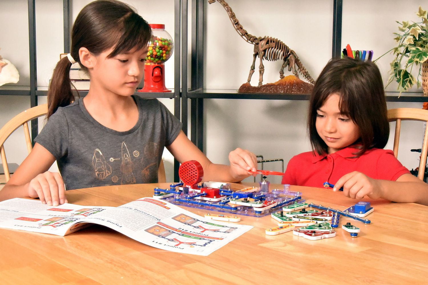 Jeu de construction de compétences Core de Snap Circuits en fabrication de circuits de jouets