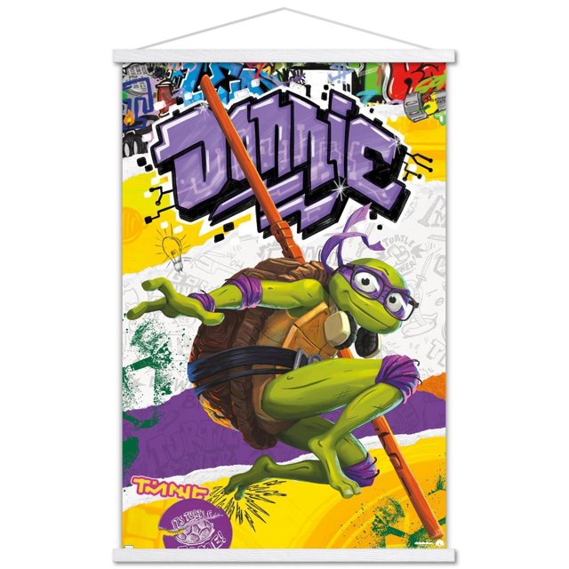 Chaos Mutant Les Tortues Ninja : - Affiche Murale Donatello, 22,375 Po x 34 Po, Montrant Donatello Accroupi avec Son Bâton de bo, Portant un Masque Violet, des Lunettes et des Écouteurs. l'Arrière-plan graffiti Coloré Mettant en Vedette « Donnie » en Lettres Violettes Audacieuses avec accents Jaunes et Verts. Imprimée sur Papier Lustré, Cette Oeuvre Murale Est Idéale pour Décorer des Chambres, des Bureaux Ou des Dortoirs.