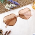 thumbnail image 4 of Lunettes de Soleil Cœur Adorables Transparentes pour Enfants champagne, 4 of 8