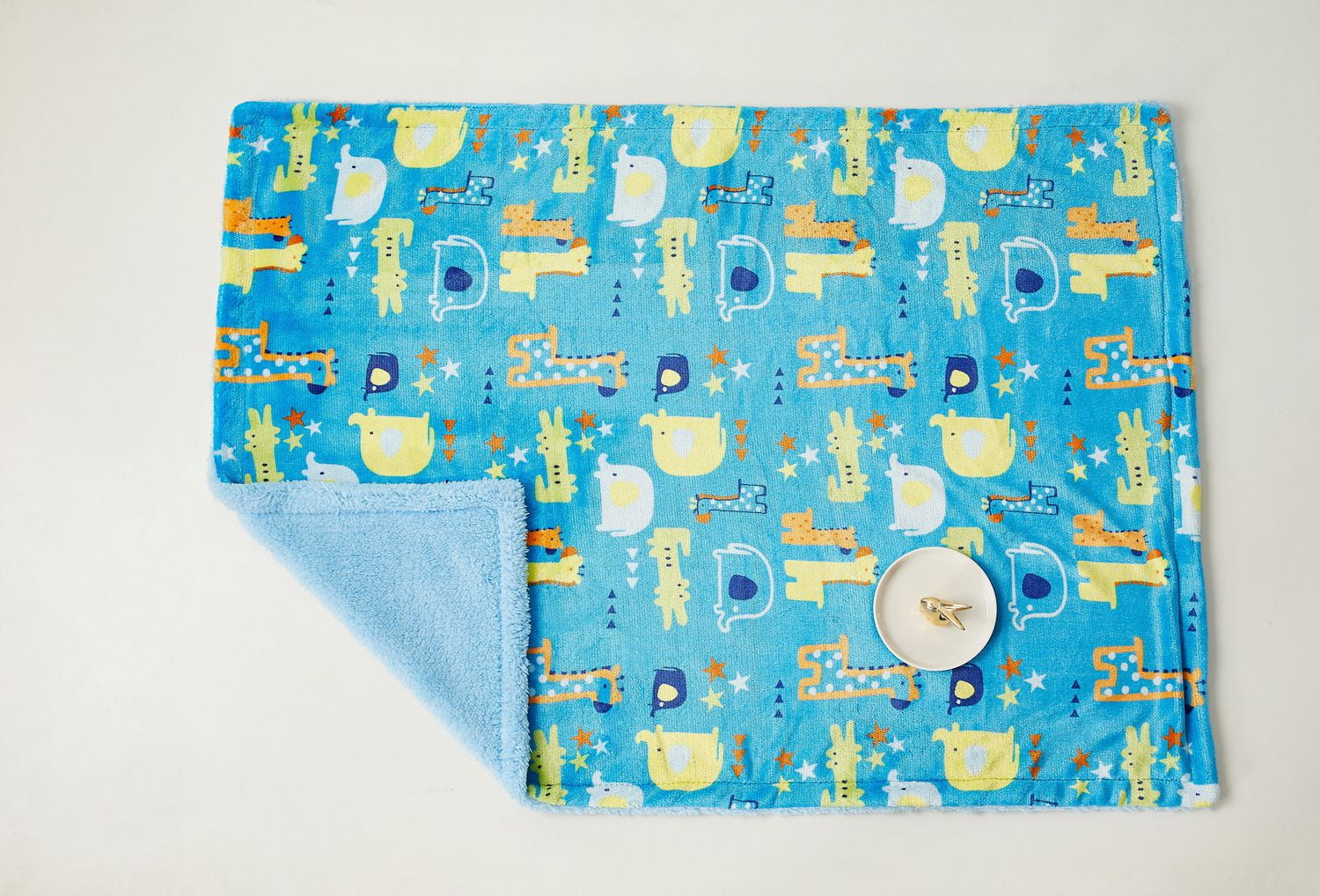 Couverture réversible en flanelle polaire Sherpa pour enfants, motif animalier, motif zoo, motif bleu, jaune et vert, 76 x 101 cm, motif de base bleu