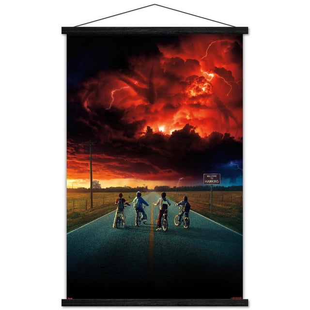 Netflix Stranger Things : Saison 2 - Affiche Murale d'Art Clé, 22,375 Pouces x 34 Pouces Encadrée, Montre Quatre Enfants à Vélo sur une Route Rurale Face à un Ciel Orageux Dramatique Rouge et Noir avec Éclairs et un Panneau « Bienvenue chez Hawkins », Parfait pour l'Art Mural, la Déco Maison Ou la Décoration de Fête à Thème.