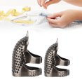 thumbnail image 3 of Thimble Finger Protector, Finger Protector Durable DIY Quilting Tools Orientable Cousing Thumb Protector pour Ménage Gris, Cyan-Bleu, Coloré, Argent, Or Rose, 3 of 8