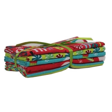 FABRIC CREATIONS Seasonal Fat Quarter Fabric Bundle, 5x18x21