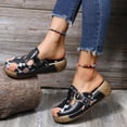 thumbnail image 4 of Chaussons pour Femmes Grande Taille Fleur Ajourée à Enfiler Bout Fermé Plateforme Compensée Style Ethnique Rétro Boho Vintage Imprimé Patchwork Tresses Imitation Sabots Chaussures Noires, 4 of 5