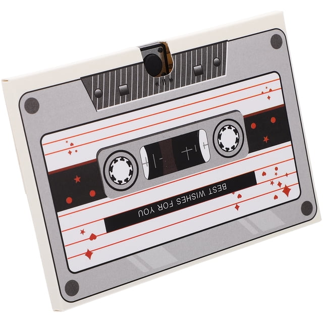 SHISUYAN Carte de Souhaits d'Anniversaire Musicale Enregistrable Vierge avec design Rétro de cassette et Texte « Meilleurs Vœux pour Vous ». Fabriquée en Carton et Pépites Durables, Elle Comprend une Pile à Bouton pour l'Enregistrement et la Lecture. les Utilisateurs Peuvent Enregistrer jusqu'à 30 Secondes de messages Personnalisés, avec une Lecture Disponible 80 Fois Continuellement. dimensions Compactes de 10,00x7,00x0,50 cm en Font un Cadeau Attentionné pour les Anniversaires et les Célébrations