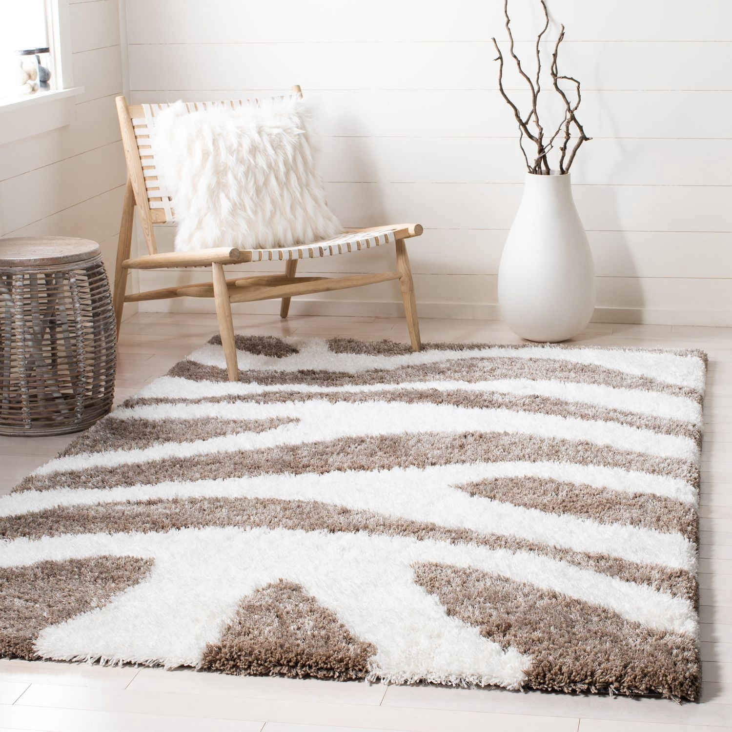 Safavieh Barcelona Calanthia Abstract Shag Area Rug