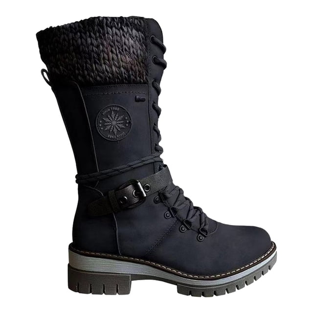 Jovati Bottes d'Équitation Western pour Femmes, Style Western, avec un design Décontracté, Talons Bas et Hauteur Mi-Genou. Les Bottes Sont Faites d'Une Tige en PU avec une Semelle en Caoutchouc, Offrant une construction Antidérapante et Légère. Les Bottes Noires Incluent un Laçage, une Sangle à Boucle Décorative et un Revers Tricoté pour Plus de Chaleur. Adaptées à l'Extérieur et à l'Intérieur, Ces Bottes Allient Style et Fonctionnalité.