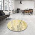 thumbnail image 3 of Ahgly Company Tapis Rond Abstrait Récolte Dorée, 4 Pieds Rond, 3 of 6