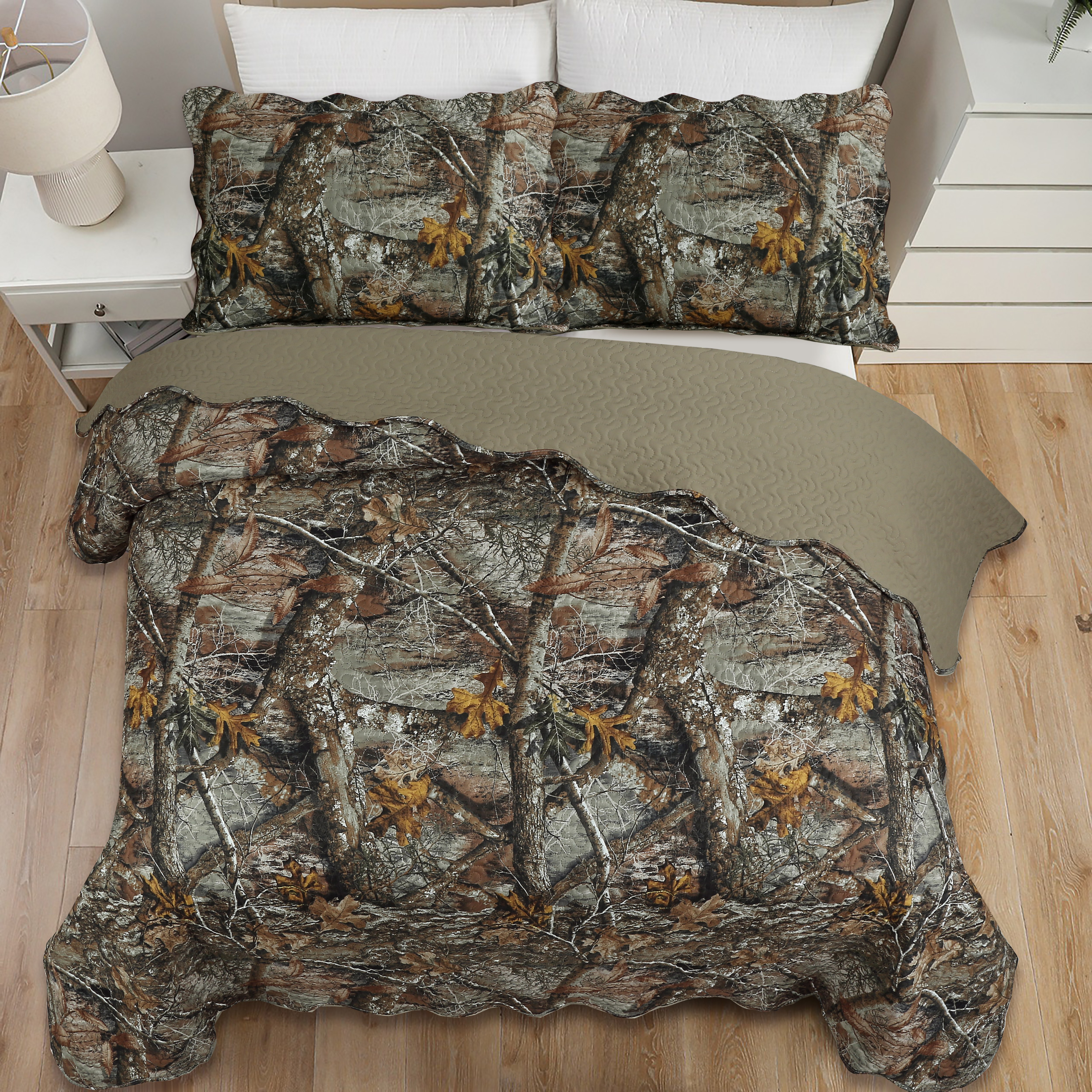 Literie 3 pièces Home Pinsonic Bedding, couvre-lit doux imprimé en relief avec 2 taies d'oreiller, motif camouflage rustique forêt, taille king.