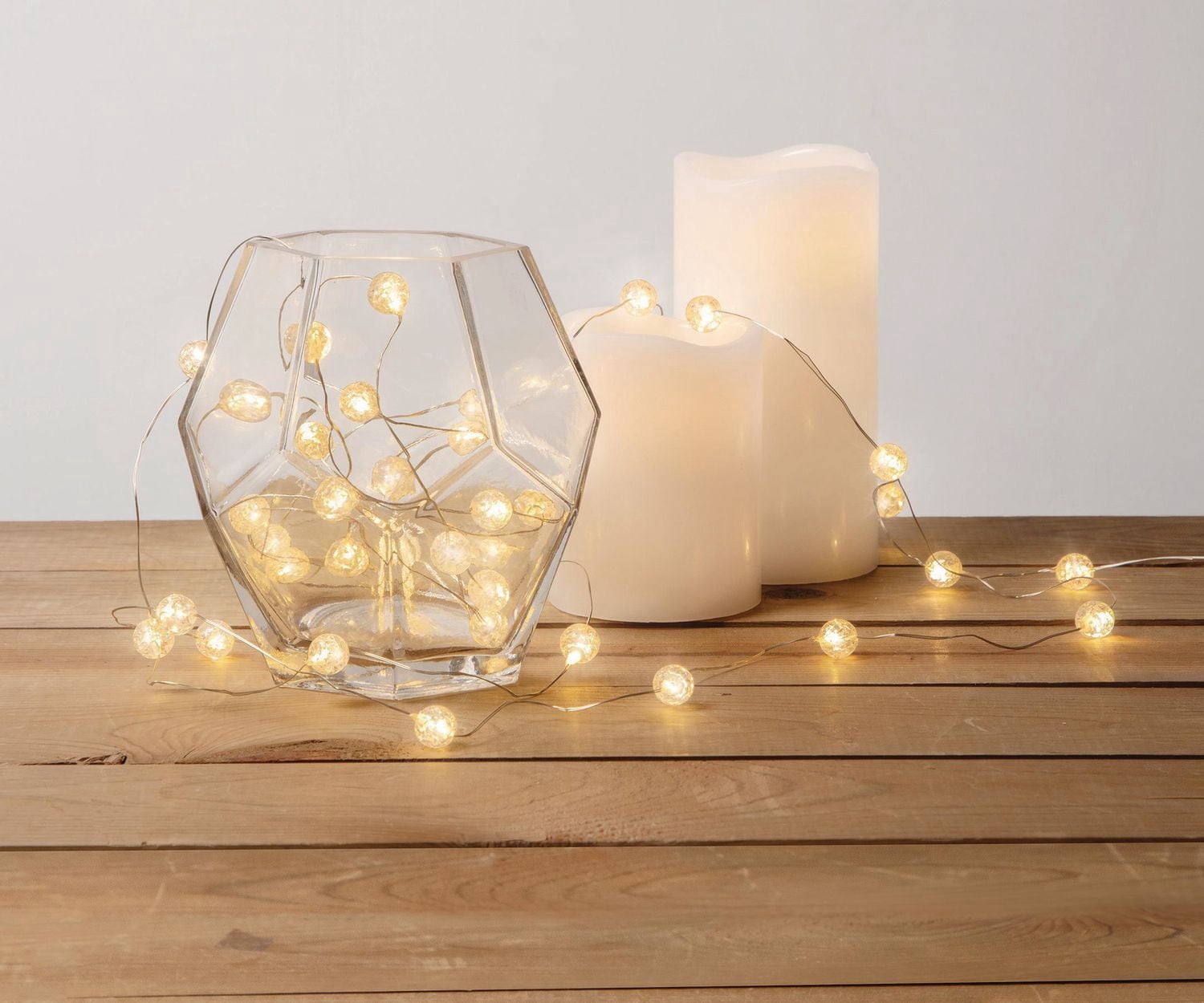 Merkury Innovations 13 ft Cracked Orbs Silver Wire Warm White LED String Lights, Battery-operated 1-pack