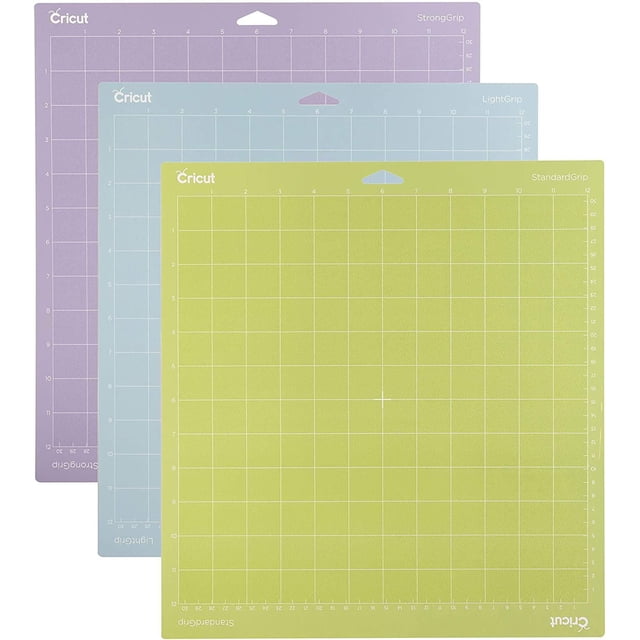 Cricut machines Tapis de Machine Assortiment, 12 Pouces x 12 Pouces (3 ct) avec Trois Tapis de Coupe Réutilisables en Violet StrongGrip, Bleu LightGrip et Vert StandardGrip, Chacun avec des Lignes de Grille et des Repères de Mesure pour une Coupe Précise, compatible avec Cricut Maker et Explore, Idéal pour Couper des Matériaux du Papier Délicat au Carton Épais.