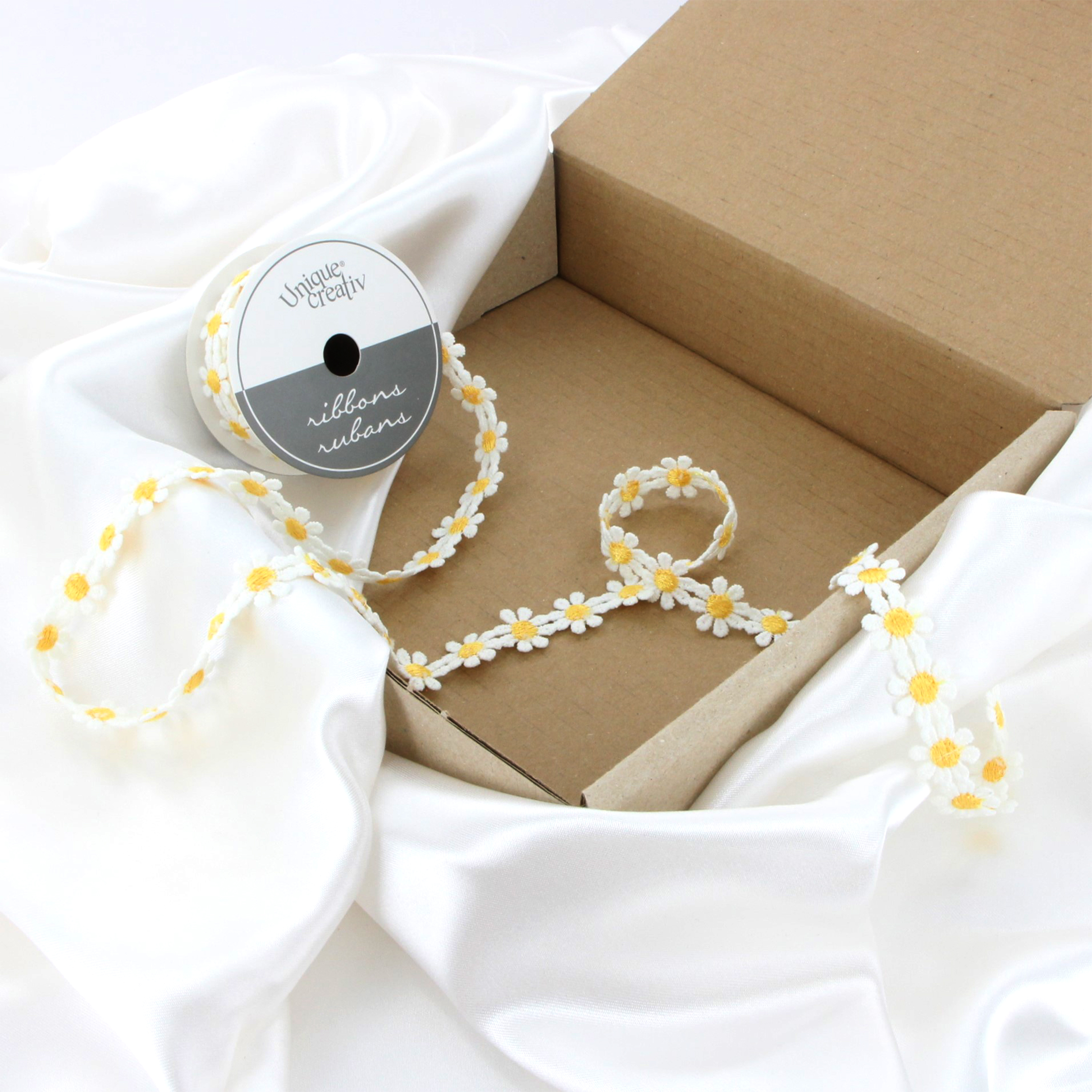 UNIQUE CREATIV Ribbon, Embroidered Lace, Daisy, 20 mm × 2.7 m (0.78 in × 9 yd)