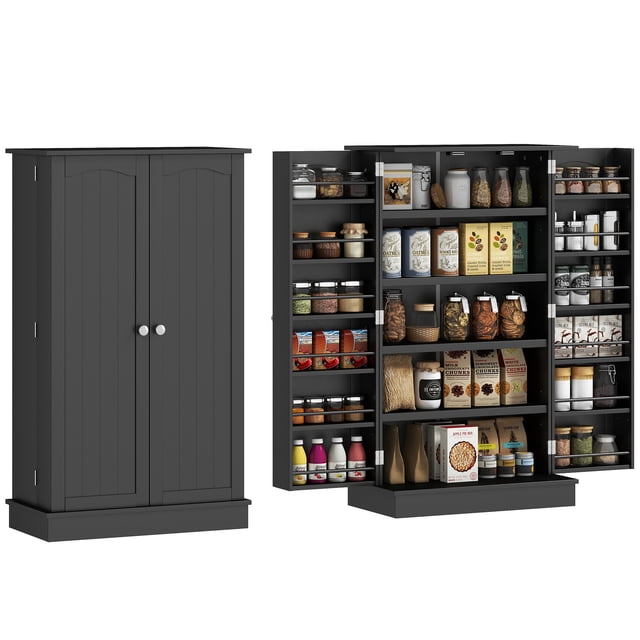 HOMCOM Armoire de Rangement de Garde-Manger de Cuisine Noire avec Étagères à 5 Niveaux, avec Portes à Panneau de Perles et accents Métalliques Argentés. l'Armoire Comprend des Tablettes Ajustables pour Articles Plus Grands, 12 Porte-Épices avec Barres de Protection et Panneaux Peints pour un Nettoyage Facile. Sangles Anti-Basculement Incluses pour la Sécurité. Dimensions de 23,6 Pouces de Large, 11,8 Pouces de Profondeur et 40,9 Pouces de Hauteur. Illustré avec des Portes Fermées et Ouvertes, Affichant un Rangement Organisé des Pots, Bouteilles et Produits Secs.