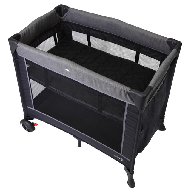 Safety 1st Mini Dreams Parc avec rails Supérieurs Rembourrés Gris et Côtés en Maille Noire pour la ventilation et la Visibilité, Doté de Deux Roues pour une Mobilité Facile et d'Un Matelas Matelassé Noir, Conçu avec une Empreinte Compacte Convenant aux Petits Espaces de Vie.