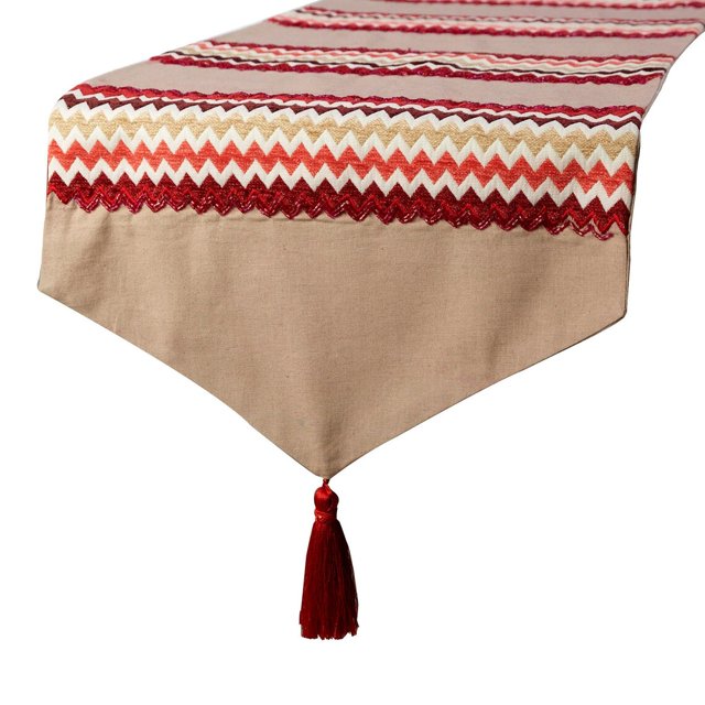 The HomeCentric Chemin de Table Décoratif Rouge 4 Places (14 x 60 Pouces), Pompons, Chemin de Table Perlé et Appliqué, Linge de Table en Tissu de Lin, Motif Chevron Style Moderne - Bar à Chevron