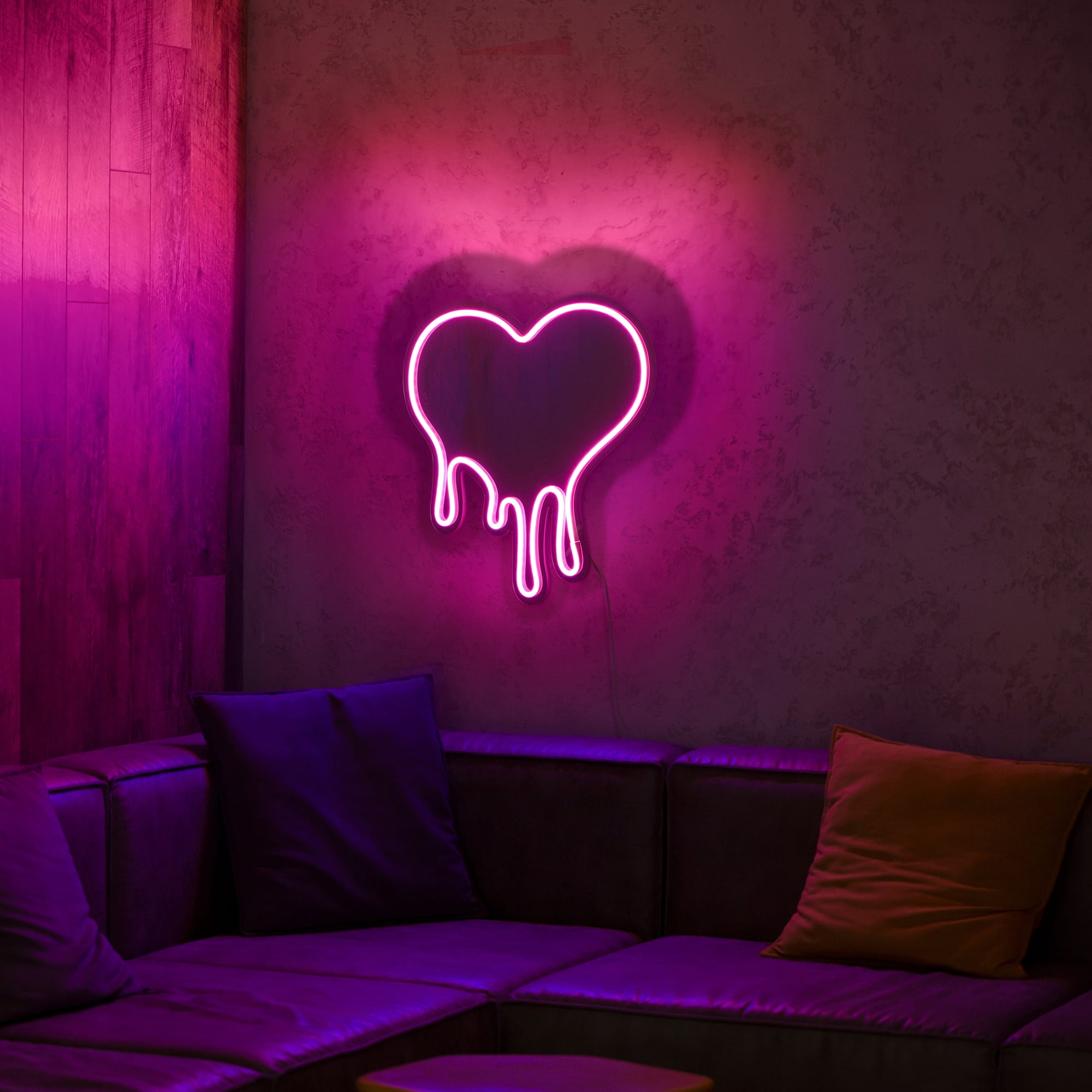 Miroir LED rose fluo en forme de cœur alimenté par USB de 13 pouces de Merkury Innovations