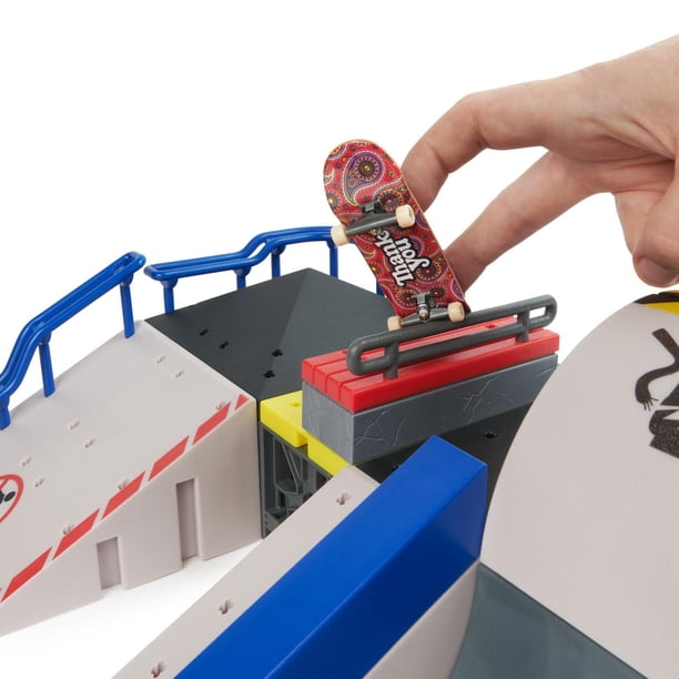 Tech Deck, Warehouse Mega Set with 4 Exclusive Fingerboards and
