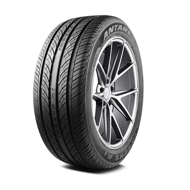 Antares Ingens A1 185/55R15 82 BSW Pneu Montré dans une Vue de Profil 3/4 avec Quatre Rainures Radiales Profondes et de Larges Rainures Droites pour la Résistance à l'Hydroplanage et la Stabilité à Haute Vitesse, Monté sur une Roue en Alliage Argentée sur Fond Blanc.