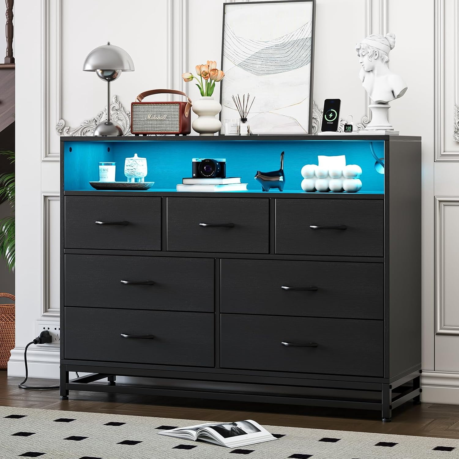 Black Dresser with 7 Drawers for Bedroom, Wooden Long Dresser with Led Lights and Charging Station, Modern Wide Chest of Drawers with Large Capacity Storage for Living Room, Hallway, Black