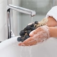 thumbnail image 4 of Ornement de Savon Fait à la Main Motif Raisin Style Réaliste pour Salle de Bain Compagnon Décoratif Cadeau Laver le Visage Nettoyage Doux Fini Naturel Matériau en Cire en Noir W-562 Noir, 4 of 7