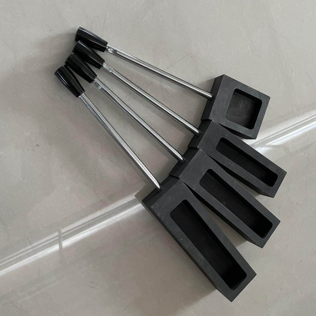 serony Graphite Ingot Castings Refining with Rectangle Gold Silver Graphite Ingot Tank Melting Handle Pouring Black Bars Melting for Alloy Aluminum 2Kg