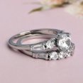 thumbnail image 4 of TopLLC Ring Ladies Bagues Femmes Mode Plein Diamant Diamant Rond Cadeau de Mariage 1Ensemble, 4 of 9