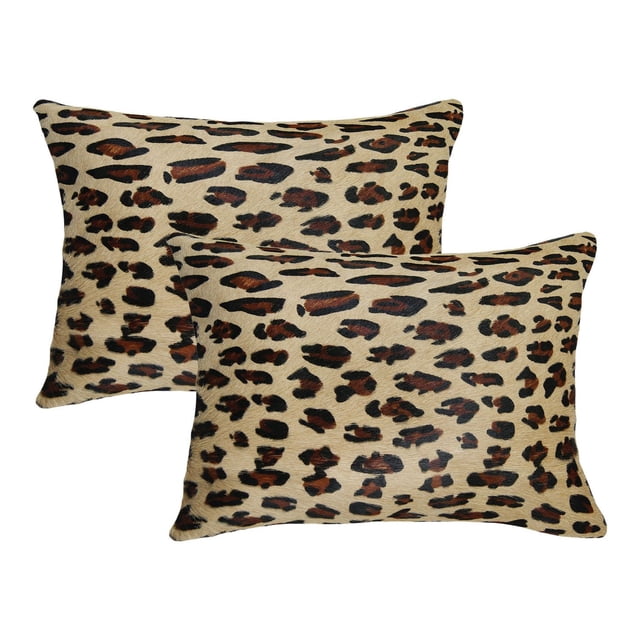 TORINO TOGO Peau de Vache PILLOW 12"X20 Pouces Lot de 2 avec Deux Coussins Rectangulaires Fabriqués à Partir de Peau de Vache Indienne 100 % Naturelle avec Motif Imprimé Léopard de Taches Noires et Brunes sur beige, Cousus à la Main avec Fermetures Éclair Cachées et Endos en Microsuède Ultra Doux, Idéal pour Superposer dans la Déco de la Maison et Convient comme Coussins de Soutien Lombaire.
