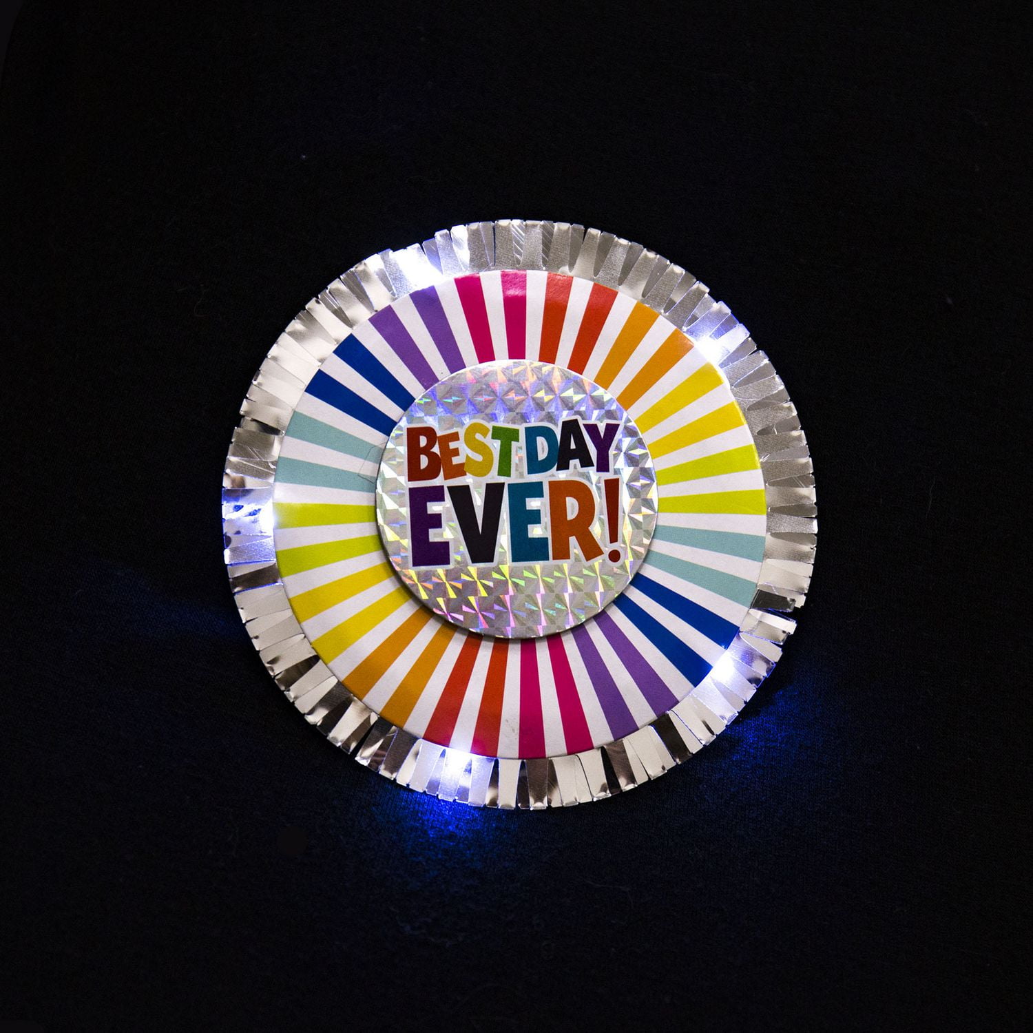 Party Eh! Badge lumineux “Journée sensationnelle” par Horizon Group USA