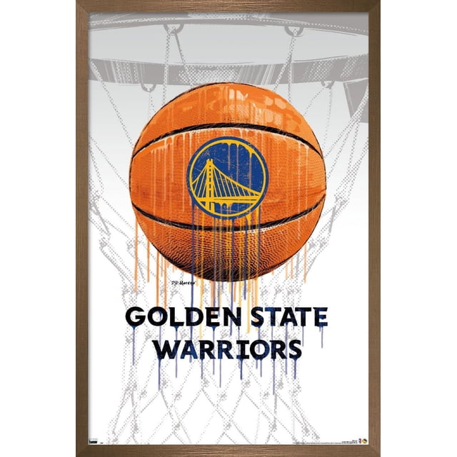 NBA Golden State Warriors - Affiche Murale Drip Ball 20, 22,375 Pouces x 34 Pouces Mettant en Vedette un Ballon de basketball Orienté vers l'Avant avec le logo Golden State Warriors, Peinture Bleu et Jaune Goutte à Goutte sur un Fond de Filet de basketball Gris Stylisé. Imprimée sur Papier Lustré, Cette Affiche d'Art Mural Convient à la Décoration Intérieure à Thème Sportif et aux Résidences Étudiantes.