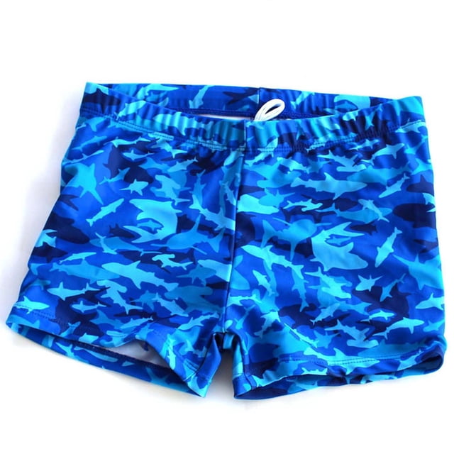 MIASHUI Maillots de Bain Garçon Imprimé Shorts de Surf Boardshort Maillot de Bain Tenue de Plage en Bleu, Conçu pour les Tout-Petits de 3-4 Ans. Ces Maillots de Bain Présentent un Imprimé camouflage Requin Bleu Vif, une Taille Élastique avec un Cordon de Serrage Ajustable pour un Ajustement Sécuritaire, et un Matériau polyester Léger pour le Confort. Convient à la Natation, au Surf et à d'Autres Activités Aquatiques.