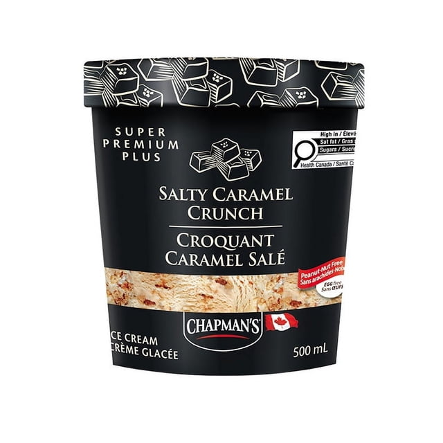 Chapman's Super Premium Plus Crème Glacée Croquante au Caramel Salé dans un Contenant Noir de 500 ml avec des illustrations de Bonbons au Caramel sur le Couvercle, Étiquetée Sans Arachides et Sans Noix, Sans Oeufs, Casher, Faite avec 100 % de Produits Laitiers Canadiens, Mettant en Vedette de sauce au Caramel et des Morceaux de Caramel, Convient comme Riche Gâterie de dessert Glacé.