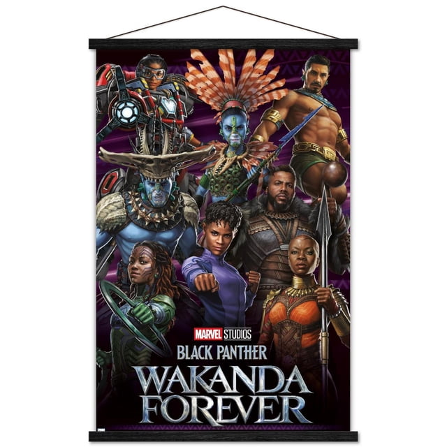 Marvel Black Panther : Wakanda Forever - Affiche Murale de Groupe, 22,375 Pouces x 34 Pouces, Montrant Sept Personnages du film dans des costumes Détaillés Incluant une Grande Coiffe orange à Plumes, un Guerrier à Peau Bleue avec Os et Armure en Fourrure, et d'Autres Tenant des Armes, sur un Fond à Motif Violet Foncé avec le logo des Marvel Studios et le Titre du film au Bas, Imprimé sur du Papier Brillant avec Montages Adhésifs pour une Suspension Facile, Idéal pour la Décoration Murale de Chambre Ou de Bureau