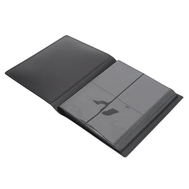 Classeur d'Album de Cartes, Classeur Transparent pour Collection de Cartes de Collection pour Enfants pour la Vie Quotidienne. Ce Classeur en Matériau PP Noir Présente une Conception à 4 Pochettes, 20 Pages avec 160 Fentes pour Cartes, Recto Verso pour une Organisation Efficace. Compatible avec les Cartes standard jusqu'à 95x70 mm, Idéal pour les Cartes à Échanger, les Cartes de basketball, les Cartes de baseball et Autres Cartes de Sport.