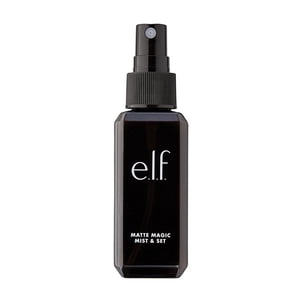 F.F.E. Cosmetics Matte Magic Mist & ensemble
