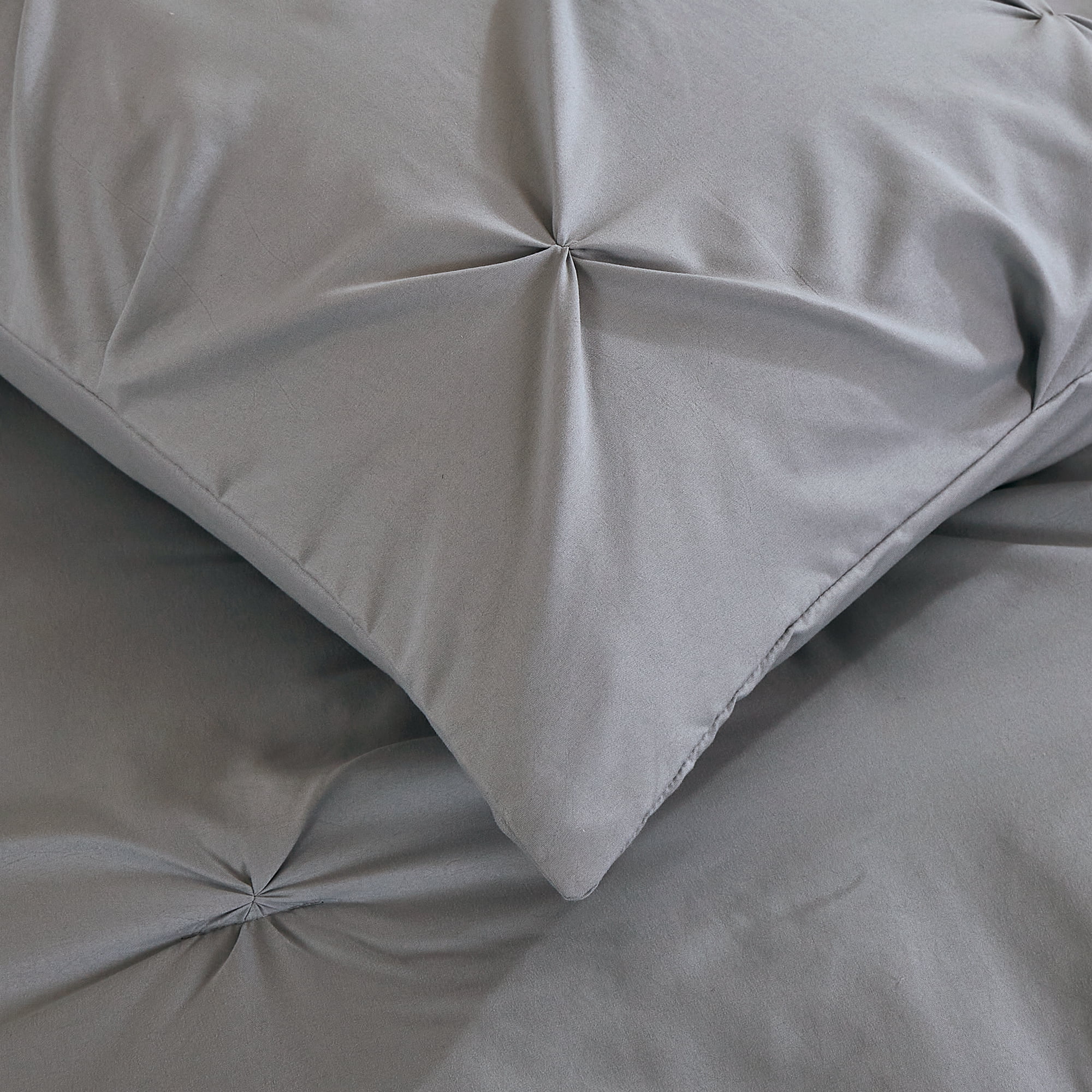 Literie Marina Décoration ultra douce et luxueuse en duvet d'oie, motif géométrique uni, capitonné et plissé, avec taies d'oreiller à volants, gris