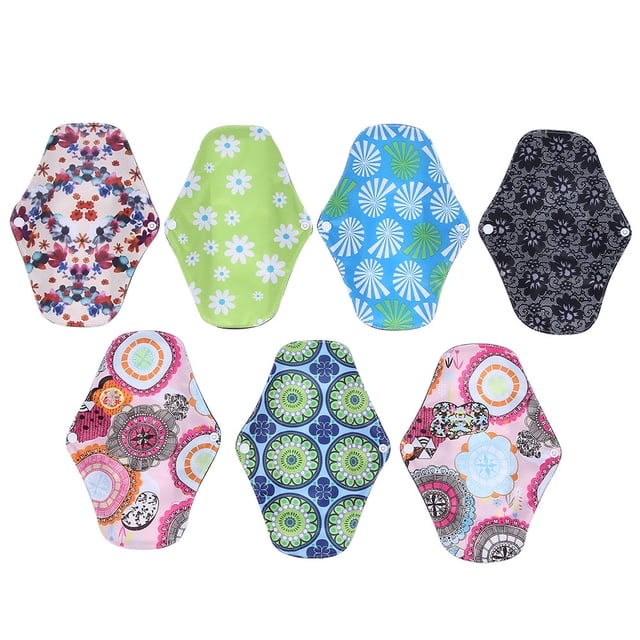 Spptty Serviettes Hygiéniques Réutilisables en Tissu, un Ensemble de 7 Serviettes Menstruelles Lavables en Bambou de Taille Moyenne (18 x 25 cm). Chaque Serviette Présente un Motif Coloré unique, Incluant des Motifs Floraux et Géométriques. Fabriquée avec une Couche Extérieure Imprimée Imperméable, une Couche Intérieure en Charbon de Bambou, et Deux Couches en Fibre ultra-fine pour une Haute Absorbance et un Confort. Conçue avec des Boutons-Pression pour un placement Sécurisé et un Pliage Facile en Forme d'Enveloppe pour un Rangement Discret.
