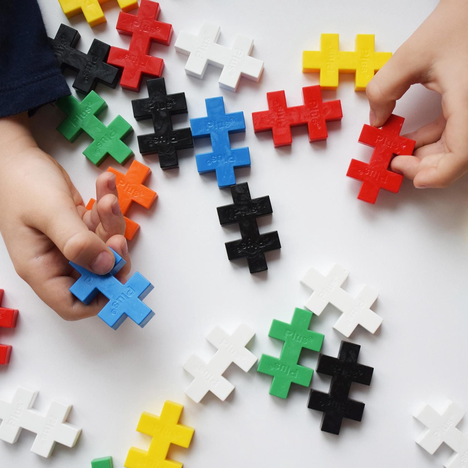 PLUS PLUS BIG - Ensemble de Jeu Libre - 100 Pièces - Mélange de Couleurs de Base, Jouet de Construction STEM, Gros Blocs de Puzzle à Emboîtement pour Tout-Petits et Préscolaires
