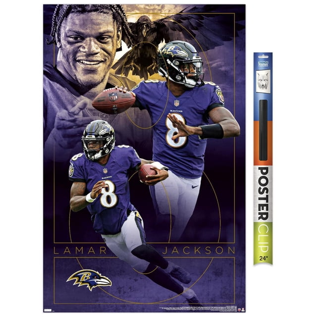 NFL Baltimore Ravens - Lamar Jackson 20 Affiche Murale, 22,375 Po x 34 Po Encadrée, Représentant Lamar Jackson en Chandail Violet des Ravens Numéro 8 en Deux poses d'Action de football avec un Ballon, sur Fond Violet Foncé avec un Grand Graphique de Corbeau et des Lignes Géométriques Dorées, avec le logo des Ravens en Bas à Gauche, Convient à la Décoration Murale de Chambre Ou de Bureau.